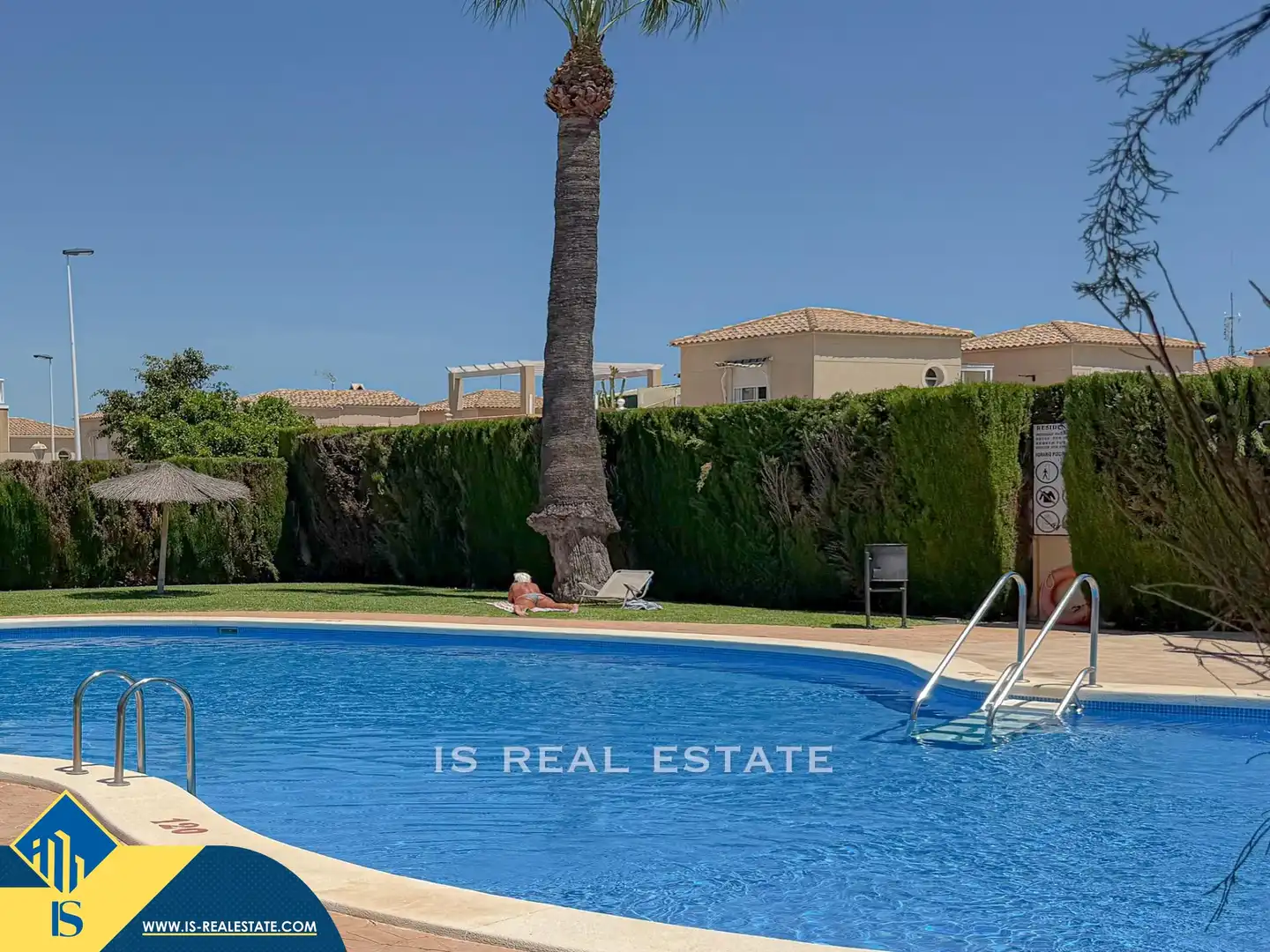 Piscina de Casa o chalet en venta en Torrevieja con Terraza, Amueblado y Piscina comunitaria