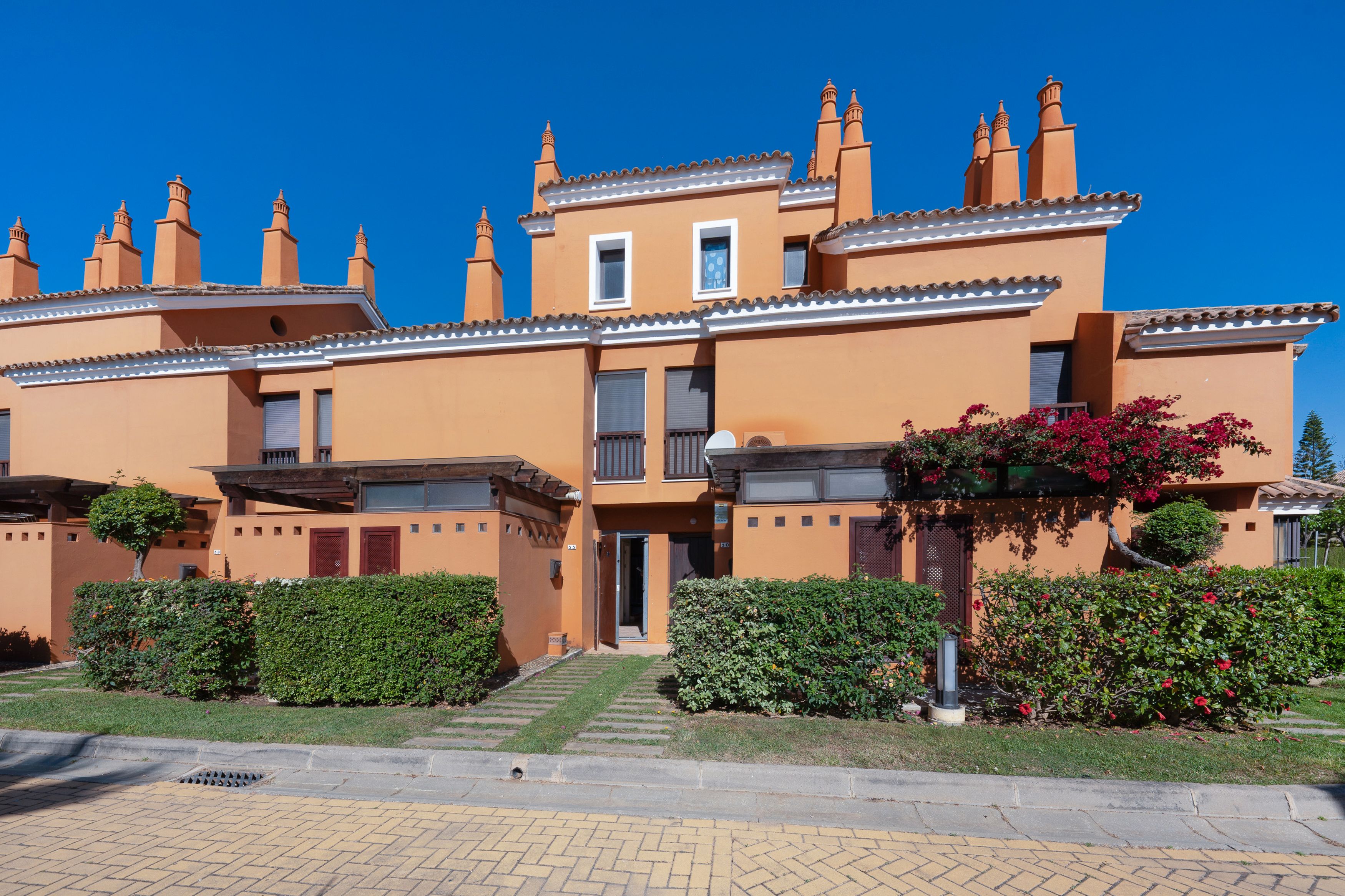 Vista exterior de Dúplex en venda en Islantilla amb Piscina