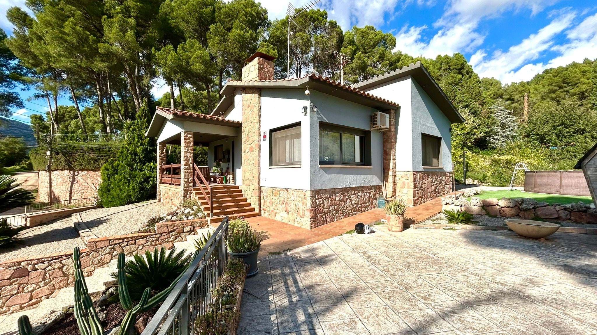 Vista exterior de Casa o chalet en venta en Bigues i Riells del Fai con Aire acondicionado, Terraza y Piscina
