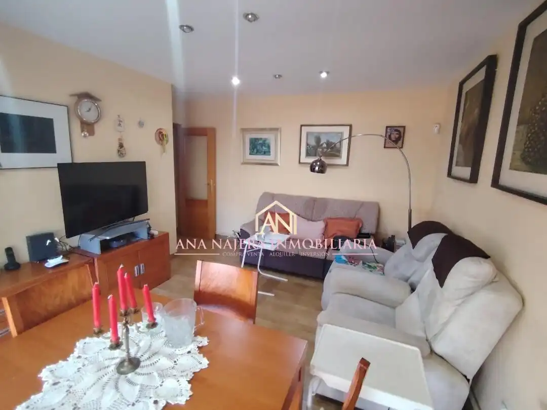 Wohnzimmer von Dachboden zum Verkauf in La Pobla de Vallbona mit Heizung und Abstellraum