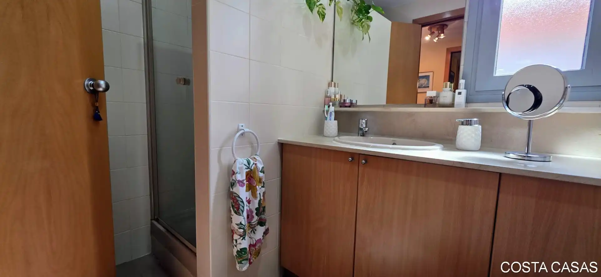 Bathroom of Duplexes for sale in Castelldefels  with Air Conditioner, Heating and Parquet flooring