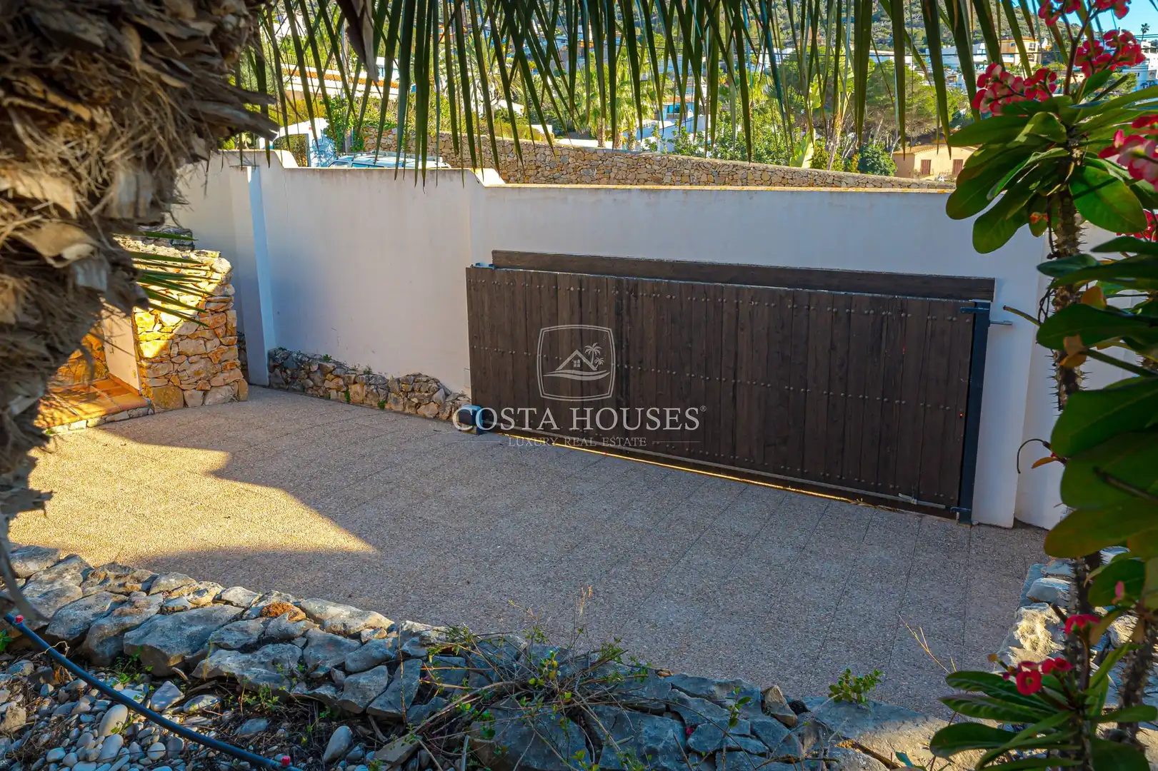 Vista exterior de Casa o xalet en venda en Moraira amb Aire condicionat, Calefacció i Jardí privat