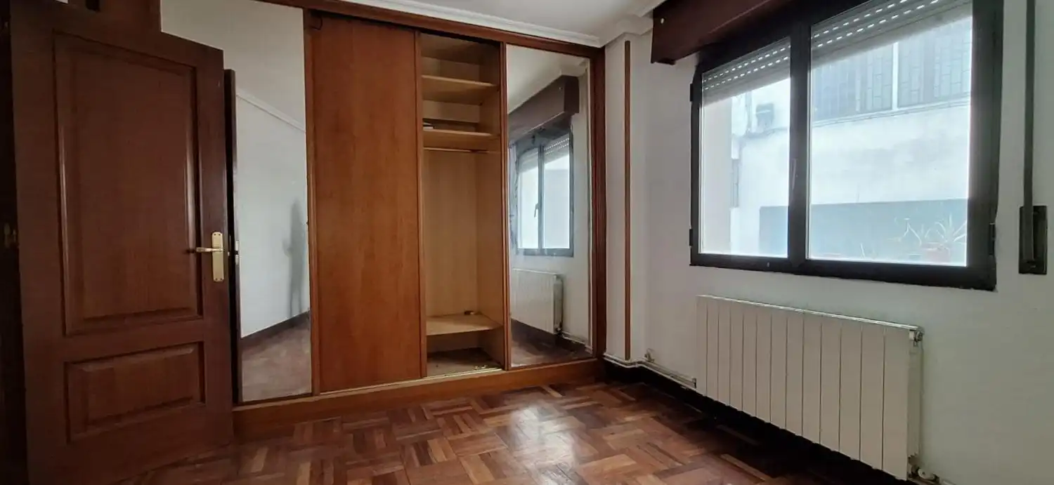 Bedroom of Flat for sale in Basauri 