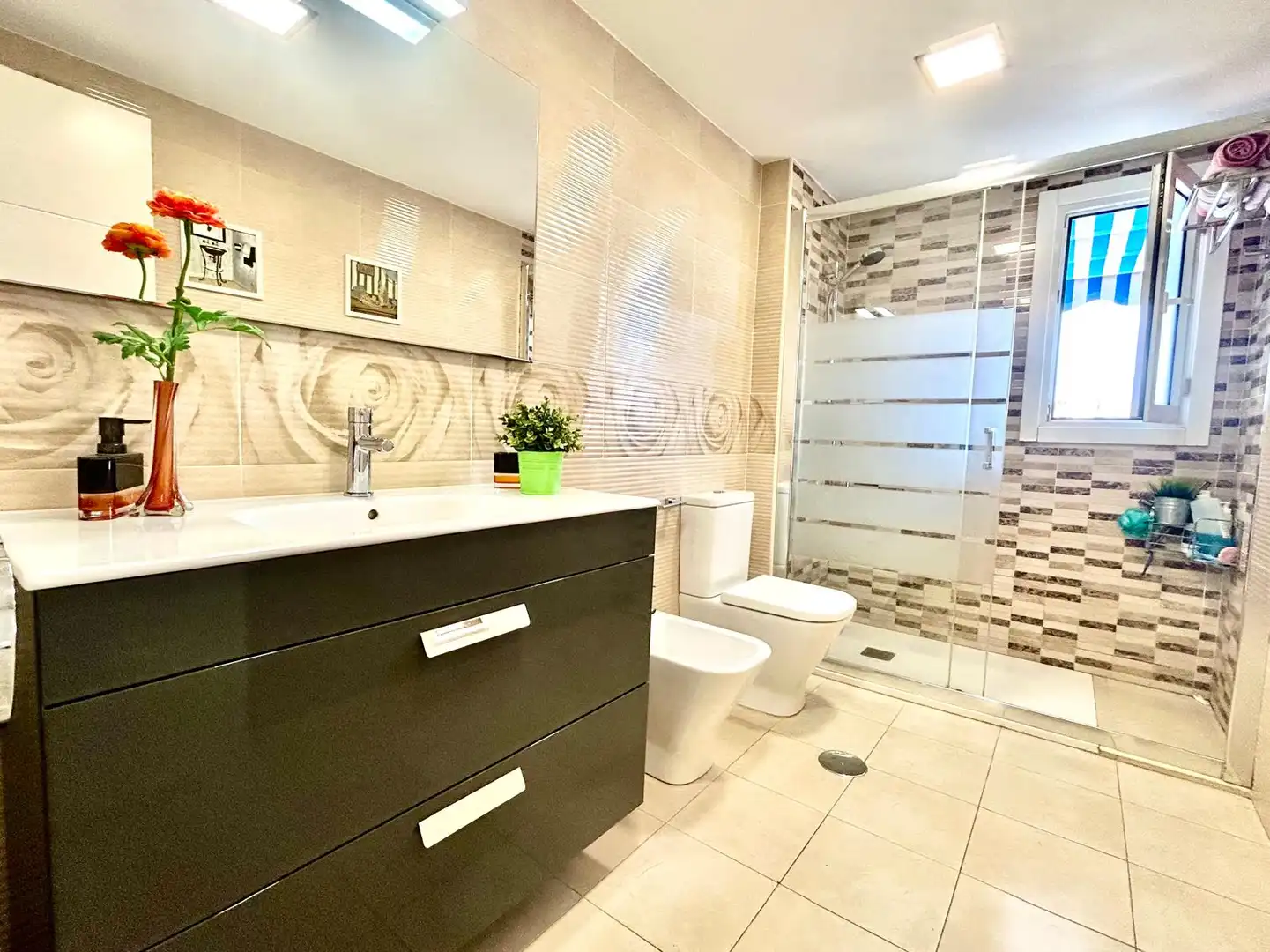 Badezimmer von Wohnung zum Verkauf in El Ejido mit Klimaanlage, Heizung und Terrasse