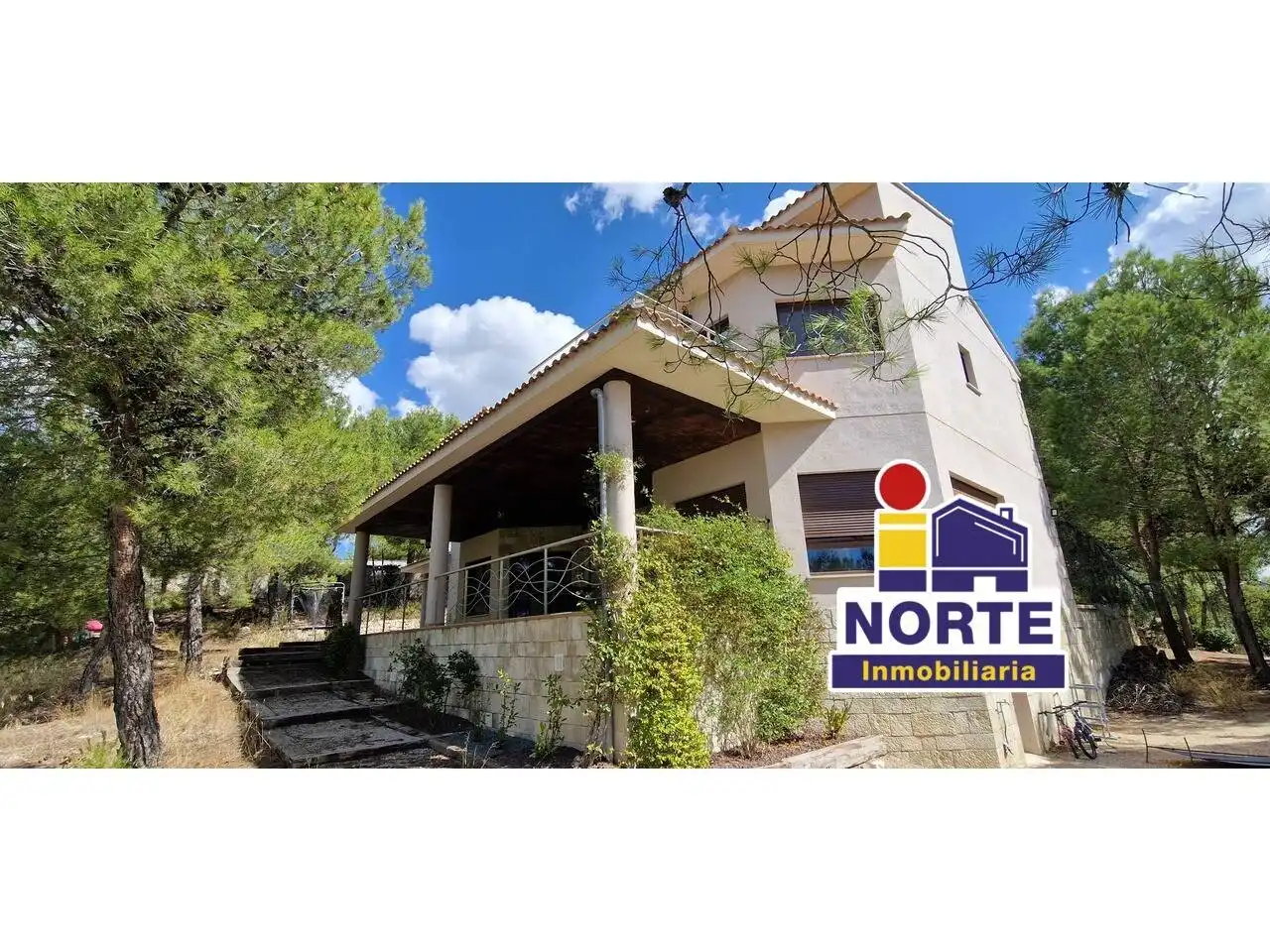 Vista exterior de Casa o xalet en venda en Alcoy / Alcoi amb Calefacció, Jardí privat i Terrassa