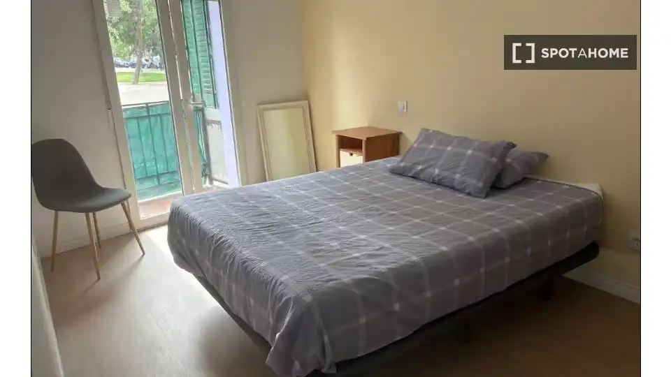 Bedroom of Flat for rent in Madrid  with Air Conditioner, Heating and Furnished
