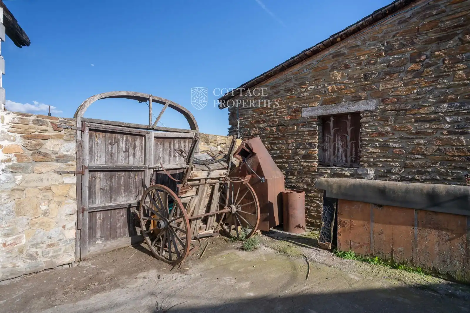 Exterior view of Country homes for sale in Montferrer i Castellbò  with Heating and Terrace