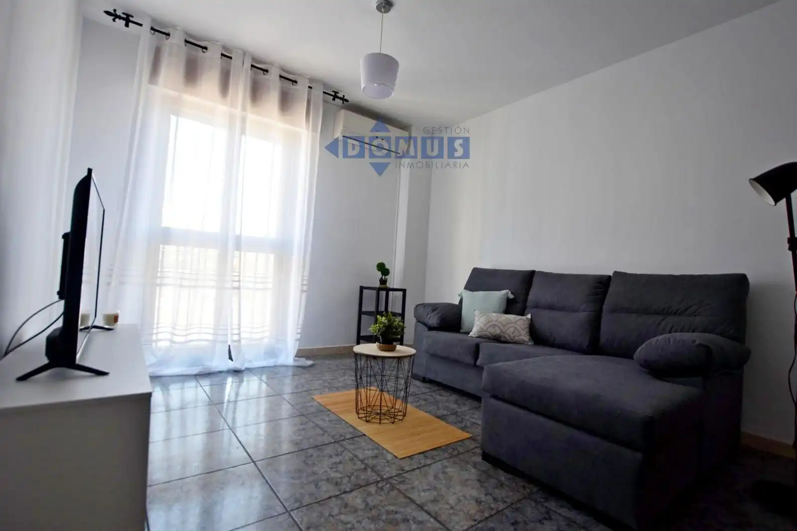 Sala de estar de Piso para compartir en Ronda con Aire acondicionado, Terraza y Amueblado