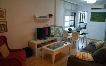 Sala d'estar de Apartament de lloguer en Cáceres Capital amb Aire condicionat, Calefacció i Moblat