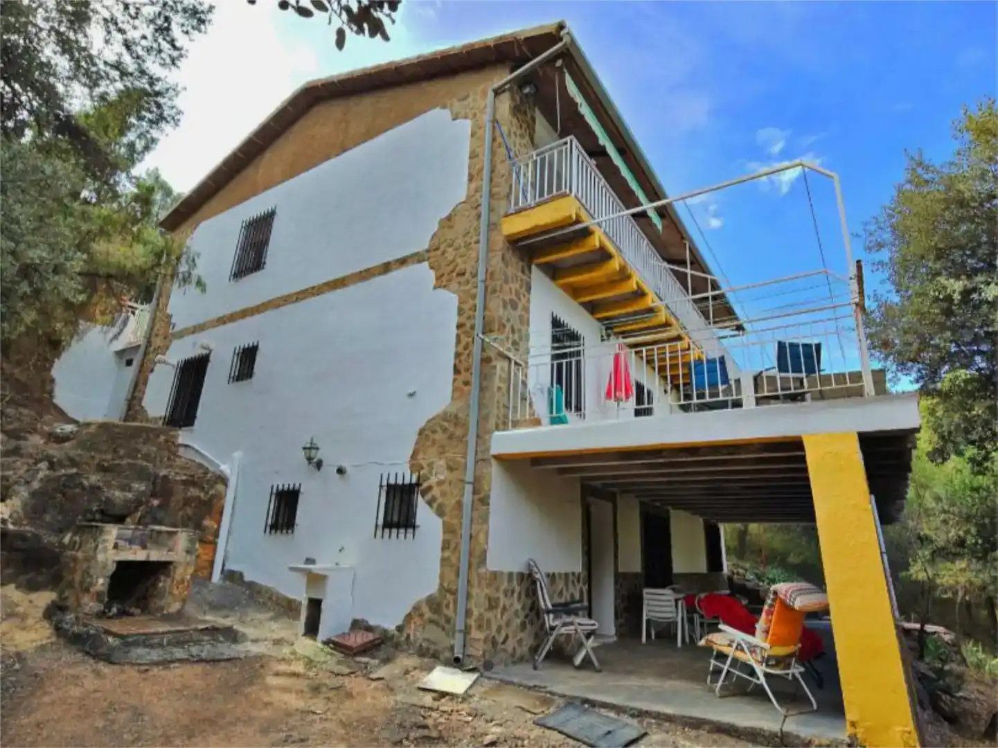 Vista exterior de Casa o xalet en venda en Ossa de Montiel amb Balcó