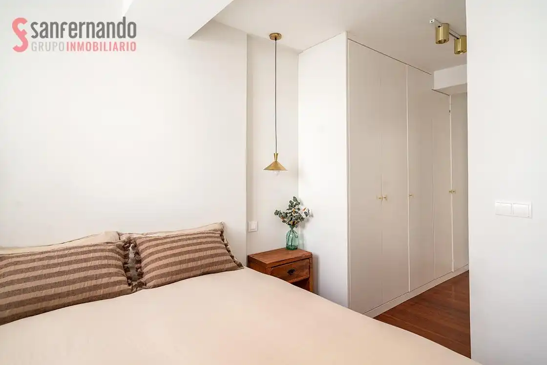 Habitación de Apartamento en venta en Santander con Calefacción y Parquet