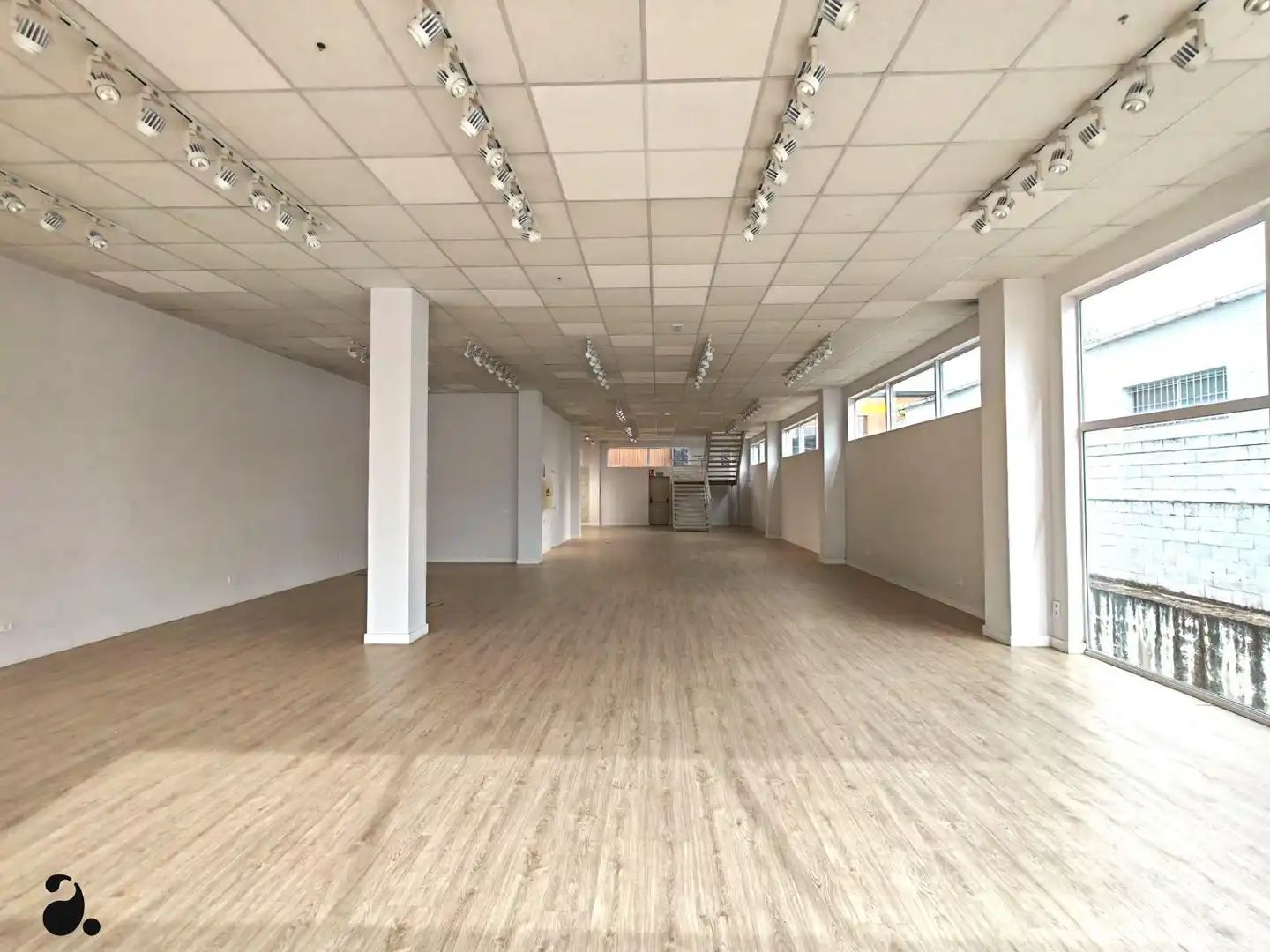 Local comercial de lloguer a Calle de Azuela, imagen 4