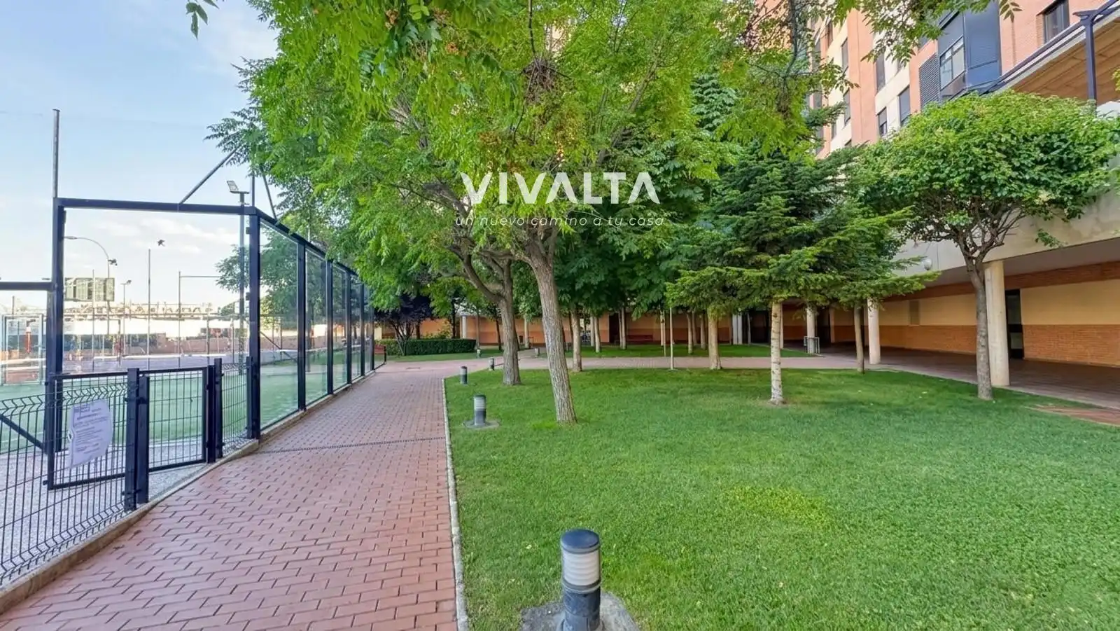 Exterior view of Flat for sale in Madrid  with Air Conditioner, Heating and Storage room