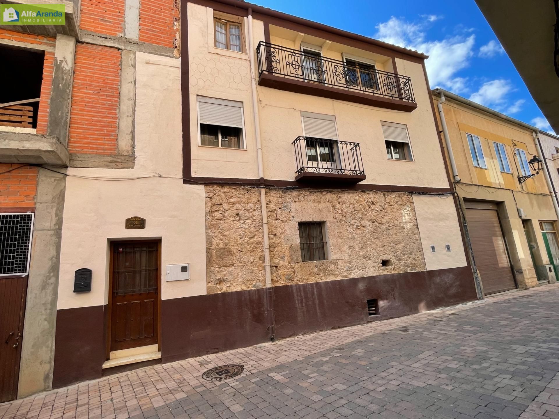 Exterior view of Country house for sale in Roa  with Terrace and Balcony