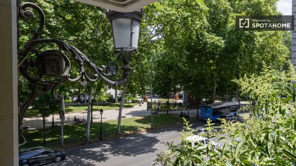 Appartamento con terrazza in affitto a Centro, imagen 11