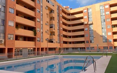 Piscina de Pis en venda en  Sevilla Capital amb Aire condicionat