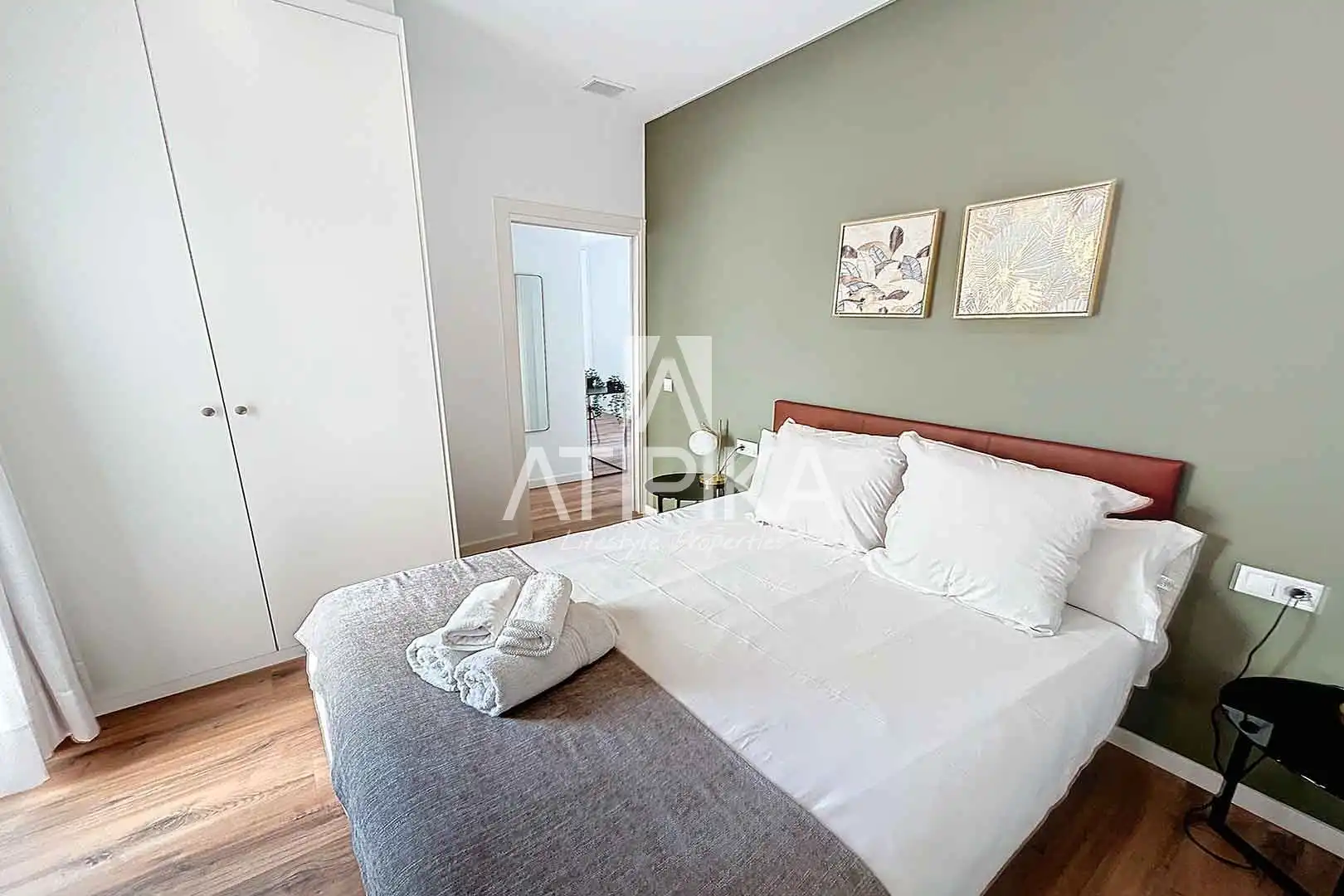 Schlafzimmer von Wohnung zur Miete in Barcelona mit Klimaanlage, Parkett und Terrasse