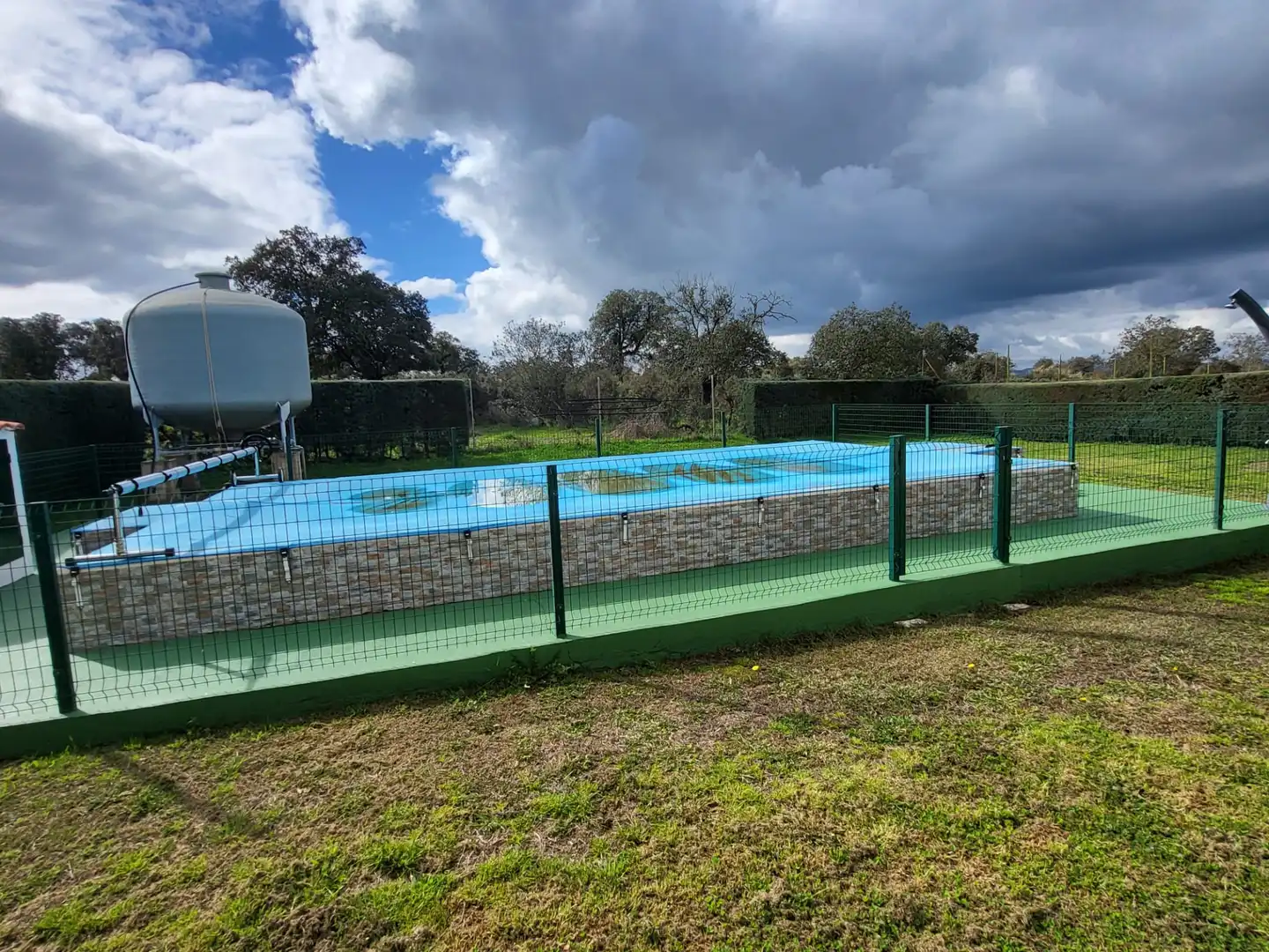 Piscina de Finca rústica en venda en Cáceres amb Aire condicionat, Calefacció i Jardí privat