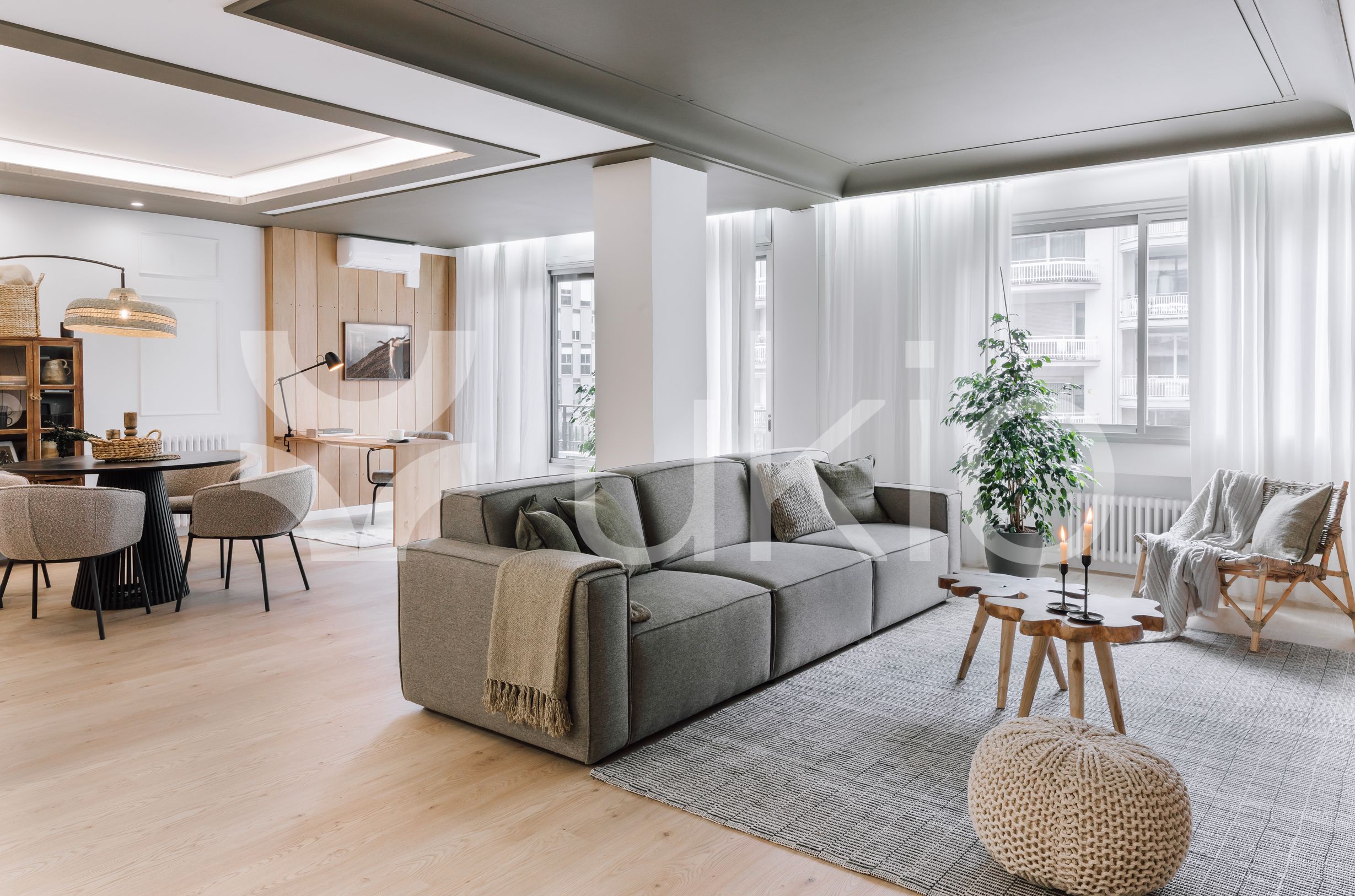 Sala d'estar de Apartament de lloguer en  Barcelona Capital amb Aire condicionat, Calefacció i Moblat
