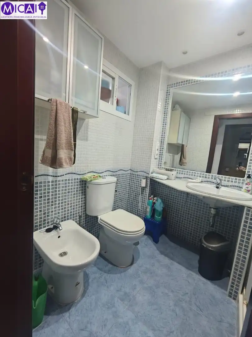 Baño de Piso en venta en Cádiz con Terraza, Amueblado y Balcón