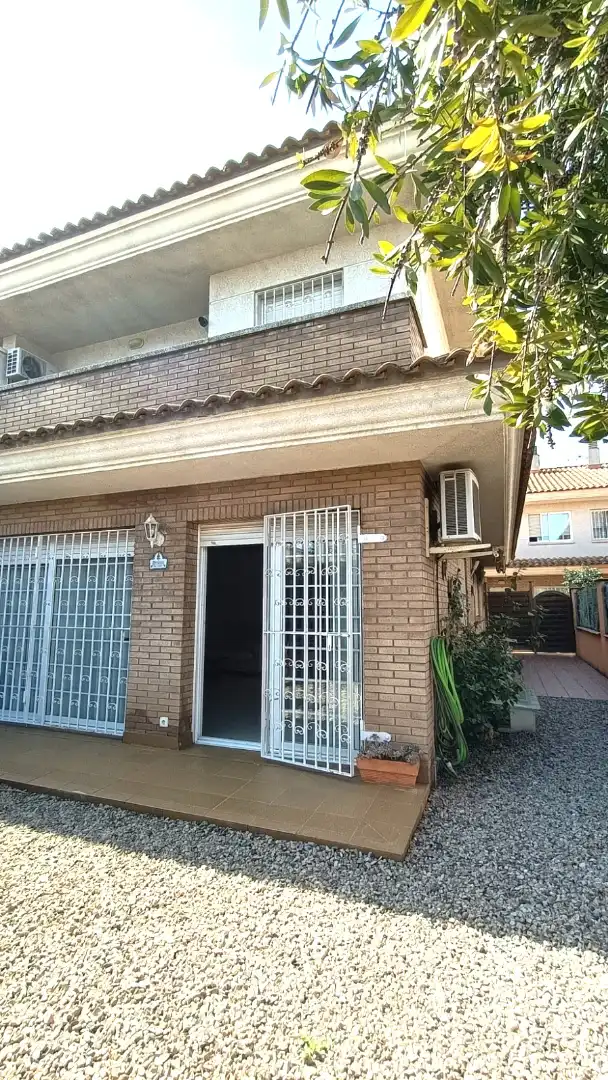 Vista exterior de Casa o chalet en venta en Cambrils con Aire acondicionado, Calefacción y Jardín privado