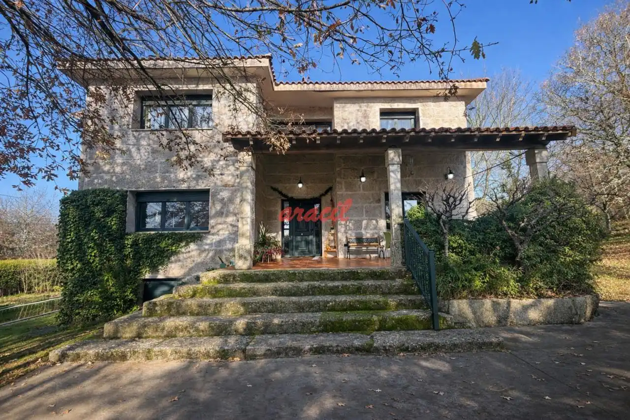 Xalet amb terrassa en venda a Amoeiro