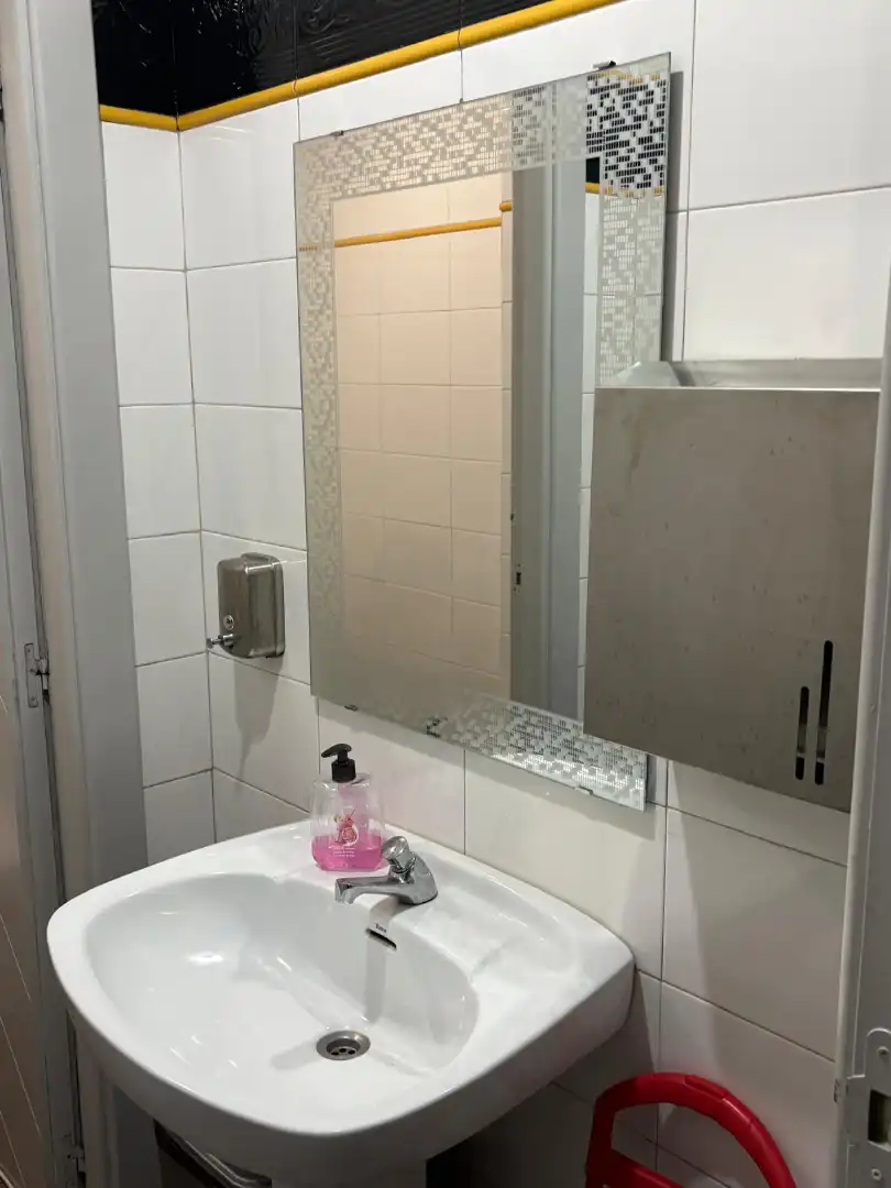 Bathroom of Commercial properties for sale in  Logroño  with Air Conditioner, Heating and Terrace