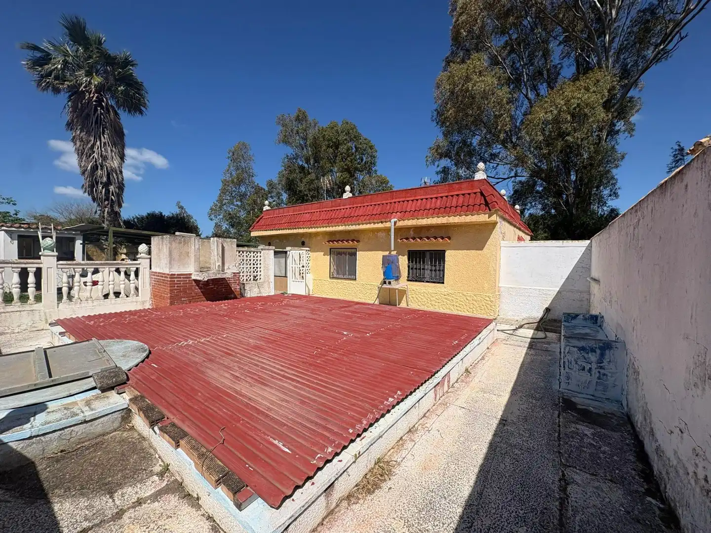 Exterior view of Houses for sale in Chiclana de la Frontera  with Private garden, Storage room and Swimming Pool