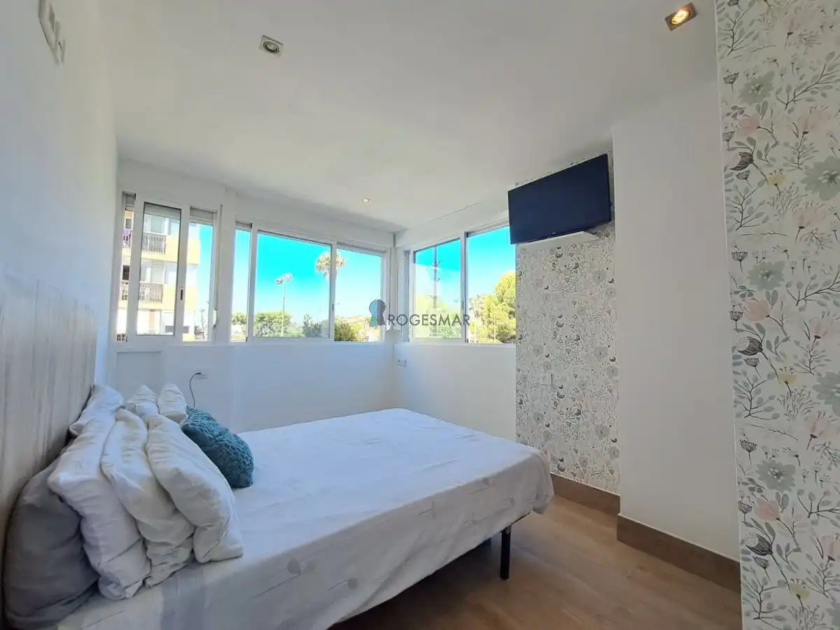 Dormitori de Apartament en venda en Benicasim / Benicàssim amb Traster, Moblat i Piscina comunitària
