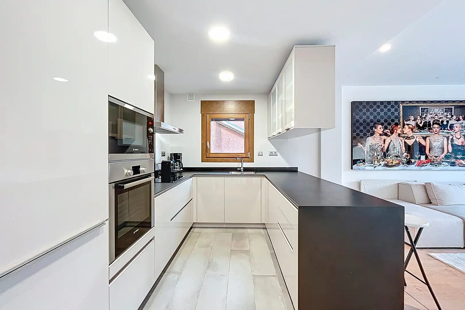 Cuina de Apartament en venda en Escaldes – Engordany amb Aire condicionat, Terrassa i Traster