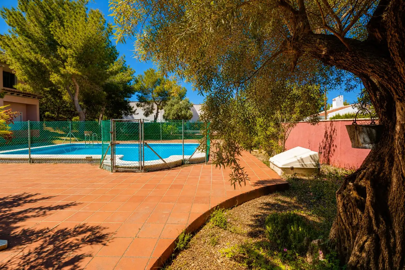 Villa mit Pool zum Verkauf in Calle ESTOCOLMO-CIUDAD COMUNICA, imagen 6