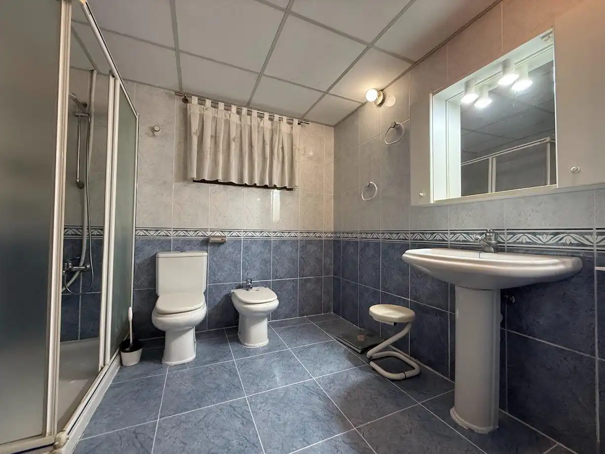 Bathroom of Flat for rent in Mislata  with Furnished and Balcony