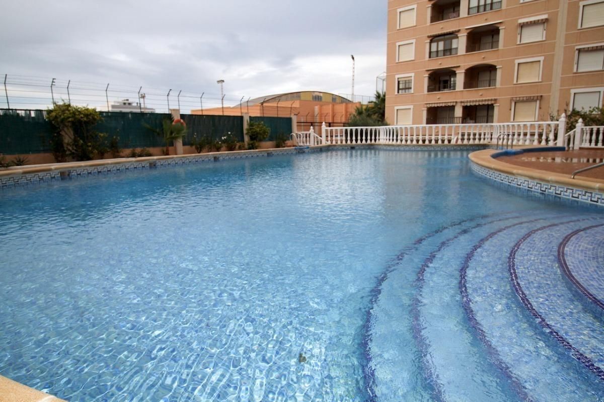 Piscina de Apartamento de alquiler en Guardamar del Segura con Jardín privado y Terraza