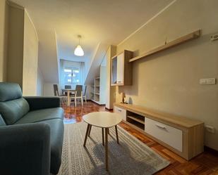 Sala d'estar de Àtic en venda en Gijón  amb Calefacció i Moblat