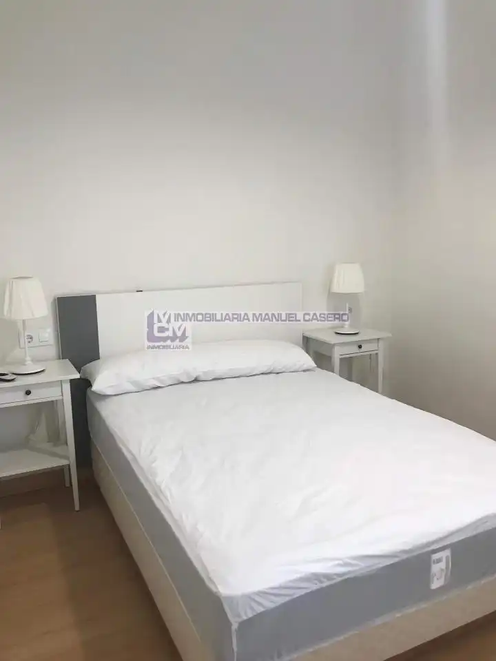 Habitación de Apartamento de alquiler en Cáceres con Aire acondicionado, Calefacción y Amueblado