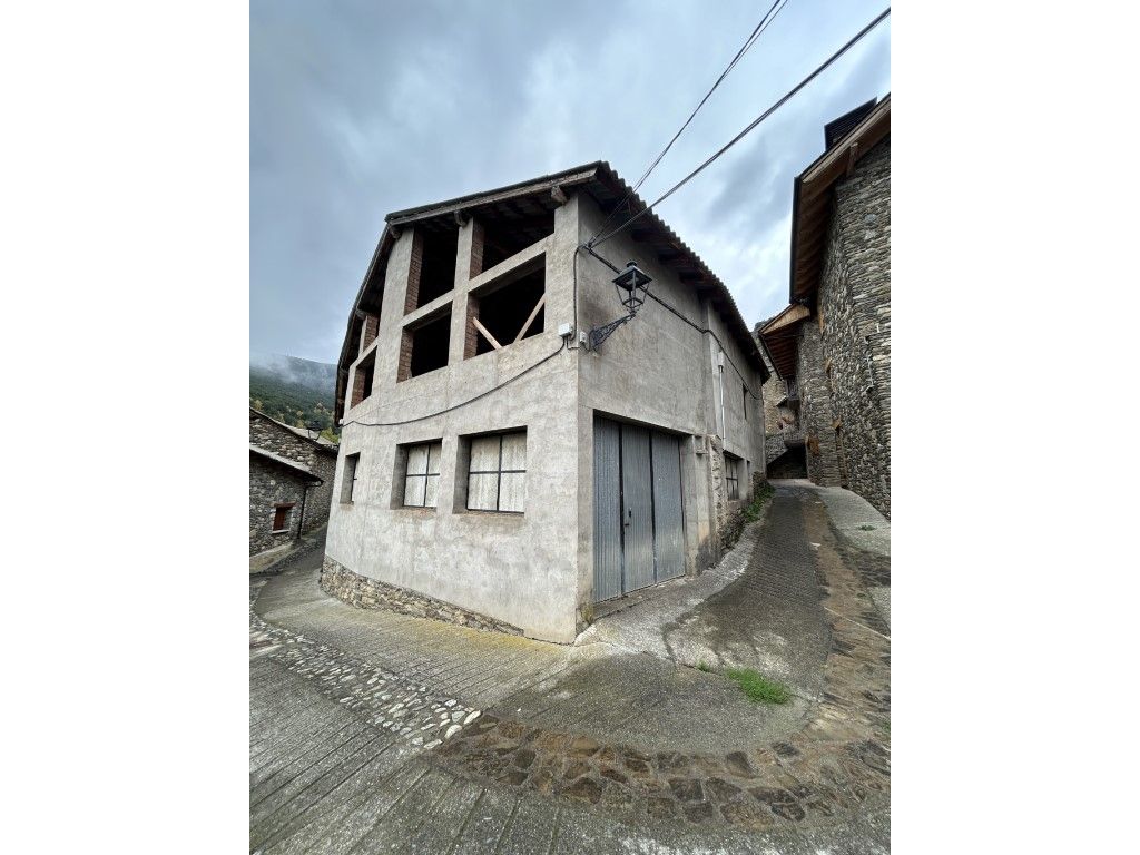 Vista exterior de Casa o xalet en venda en La Guingueta d'Àneu