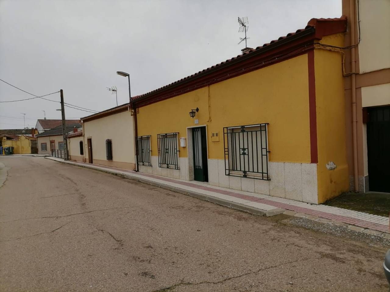 Vista exterior de Casa adosada en venda en Sancti-Spíritus (Salamanca)