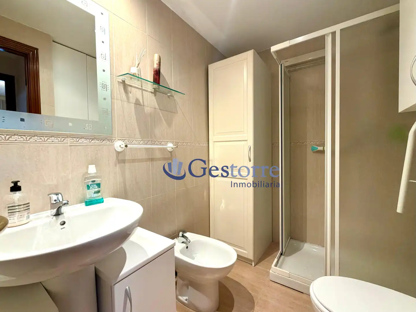 Bathroom of Flat for rent in Oviedo   with Heating and Parquet flooring