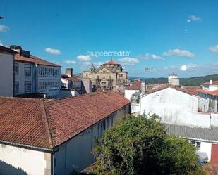 Vista exterior de Pis en venda en Santiago de Compostela  amb Calefacció, Terrassa i Balcó