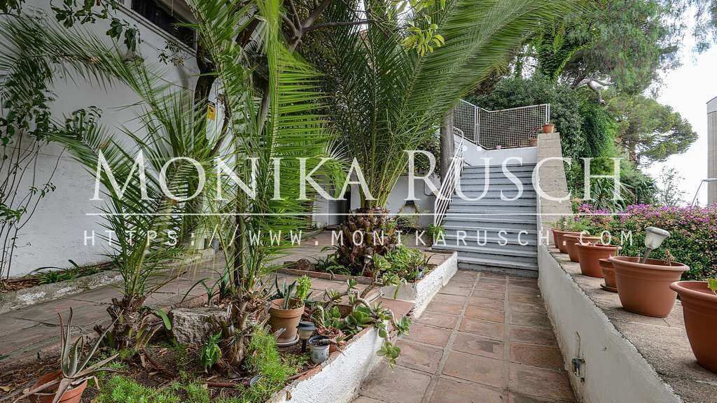 Exterior view of House or chalet for sale in  Barcelona Capital  with Air Conditioner, Heating and Swimming Pool