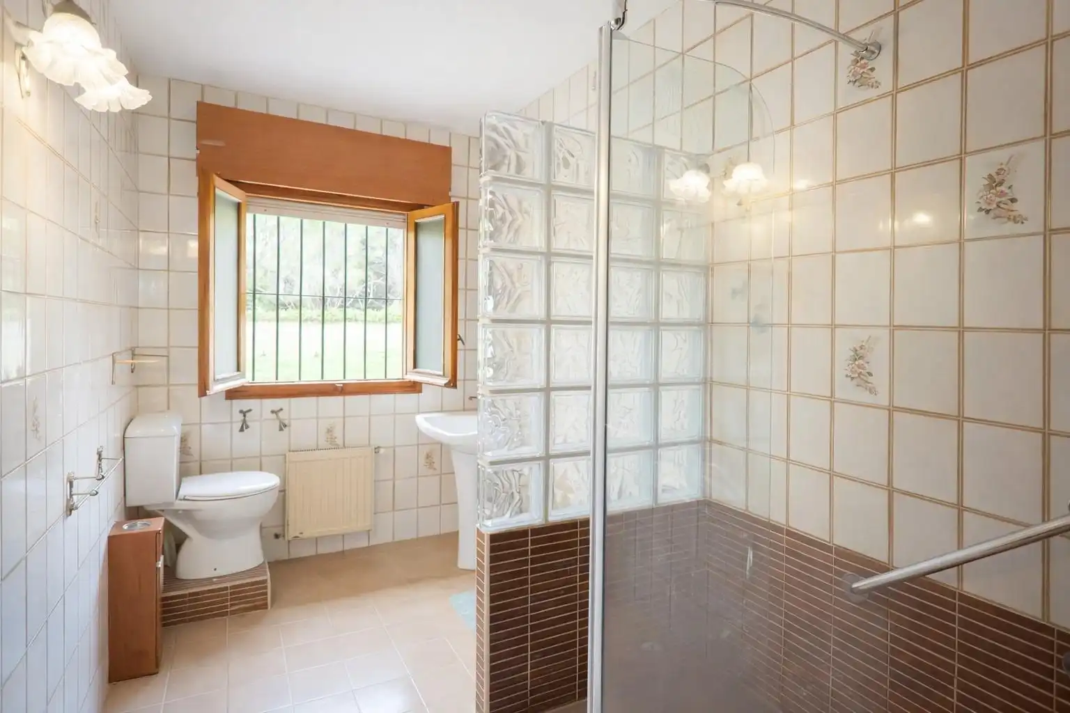 Baño de Casa o chalet en venta en Torrelodones con Calefacción, Jardín privado y Terraza