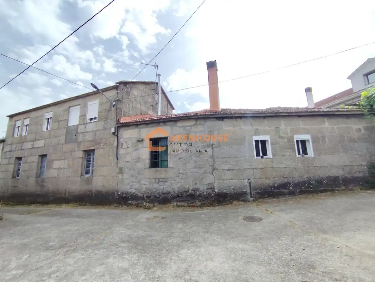 Casa amb terrassa en venda a San Cristovo de Cea