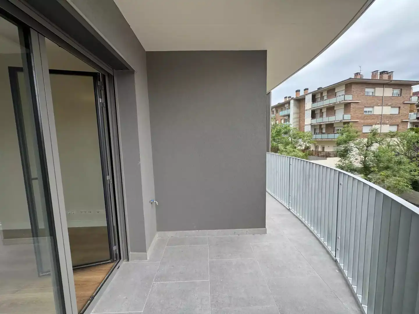 Terrassa de Pis de lloguer en Girona amb Aire condicionat, Calefacció i Parquet