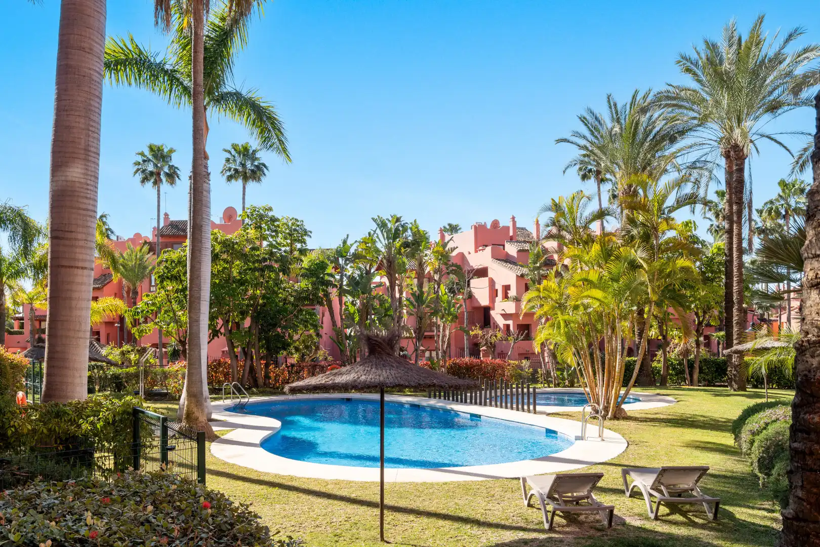 Jardí de Àtic en venda en Estepona amb Aire condicionat, Calefacció i Terrassa