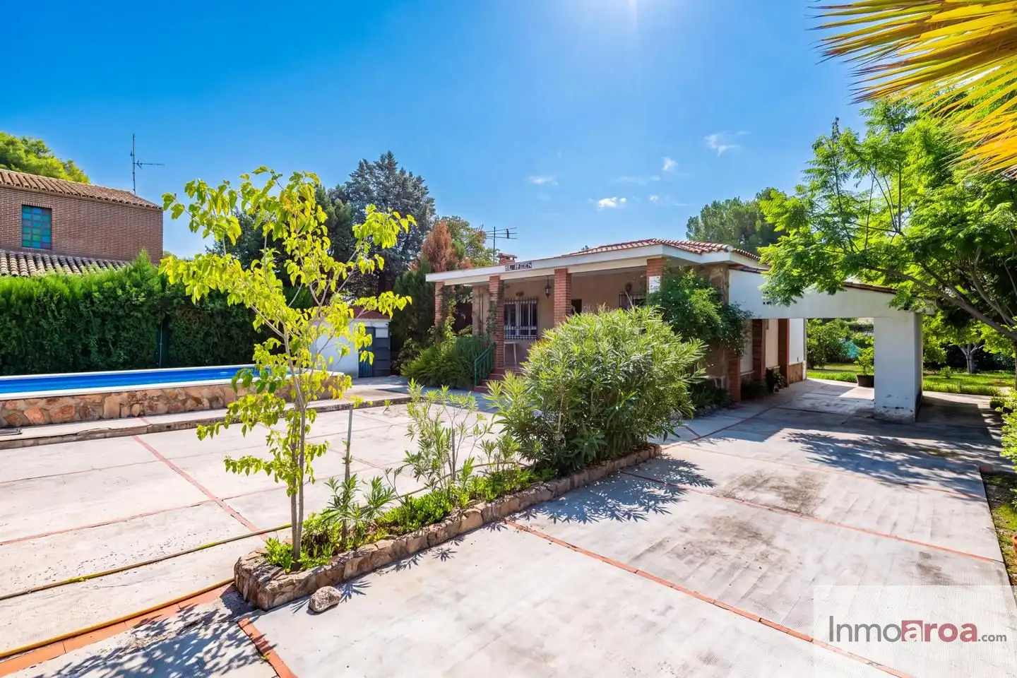 Vista exterior de Casa o xalet en venda en Olocau amb Aire condicionat, Calefacció i Jardí privat