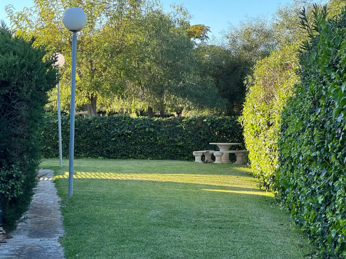 Garten von Einfamilien-Reihenhaus zum Verkauf in Orihuela mit Terrasse, Abstellraum und Schwimmbad