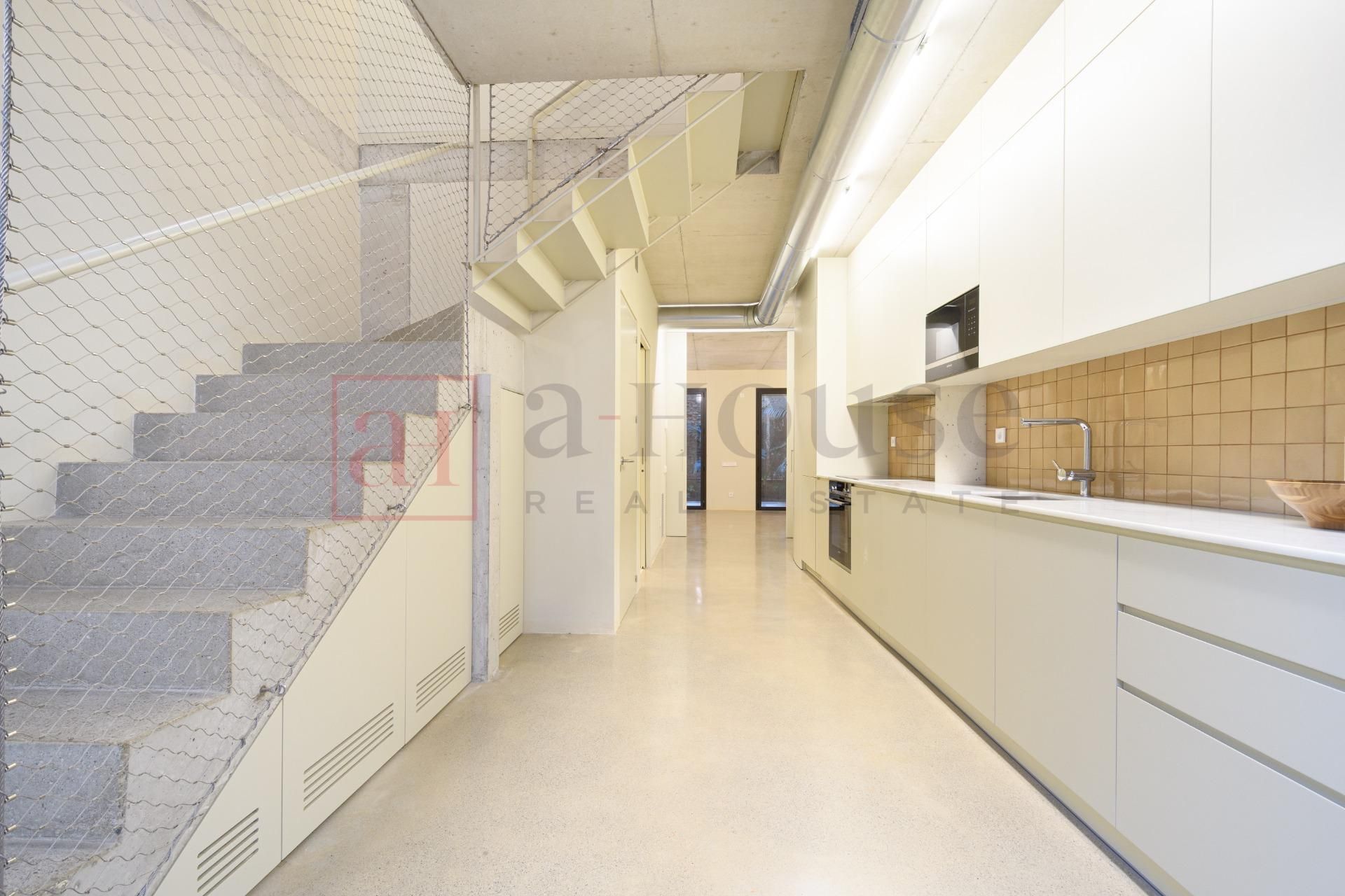 Cuina de Pis en venda en  Barcelona Capital amb Aire condicionat, Jardí privat i Terrassa