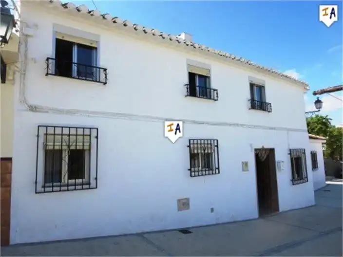 Vista exterior de Casa adosada en venda en Loja amb Traster