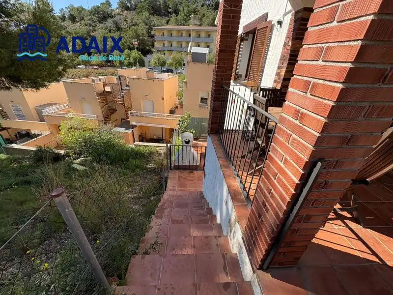 Casa adosada en venda a Roda de Berà