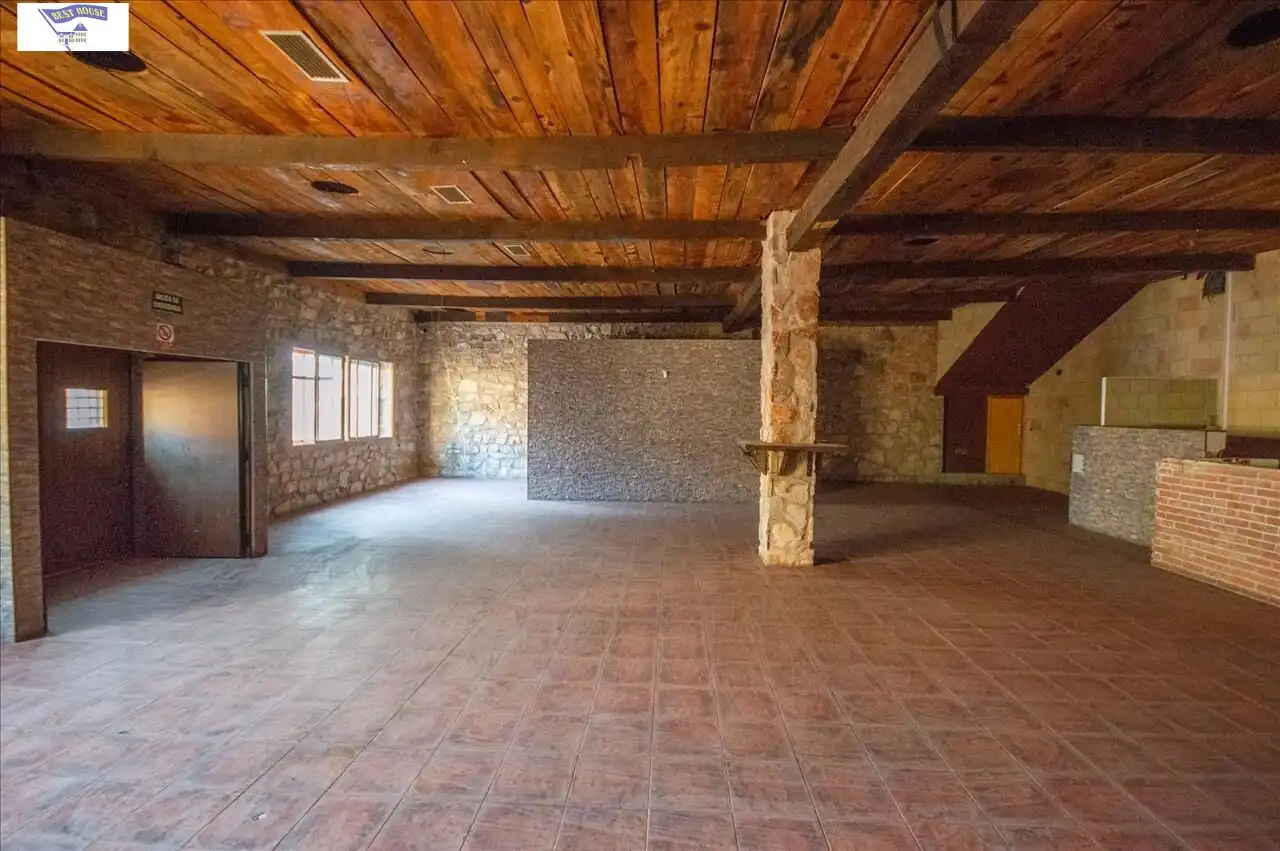 House with terrace for sale in Alcaraz